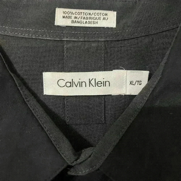 Calvin Klein Men’s Button Down Black with very very Lighter Black Stripes XL TG - Picture 2 of 3